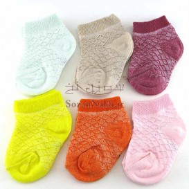 جوراب نوزادی طرح لوزی کد 120