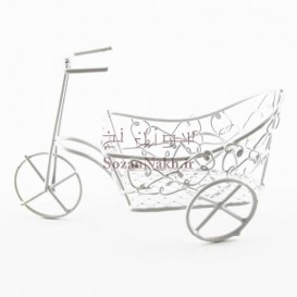 سه چرخه فلزی یادبود