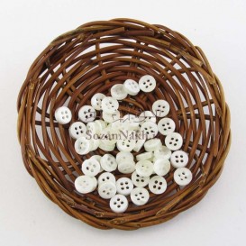 دکمه صدفی ابروباد سفید چهارسوراخ _ کد 201