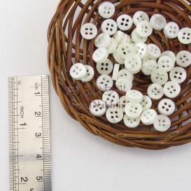 دکمه صدفی ابروباد سفید چهارسوراخ _ کد 201