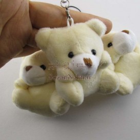 عروسک خرس کوچولوی نشسته