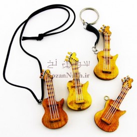 گیتار چوبی کوچک