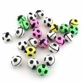 توپ فوتبال کوچک با خطهای مشکی