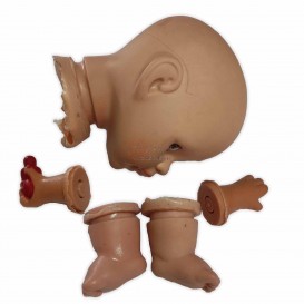 کله  و دست و پای عروسک